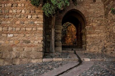 1.5-Hour Roman Theater and Alcazaba Castle Walking Tour - Alcazaba Castle: Arms Courtyard, Cuartos de Granada, and the Big Views