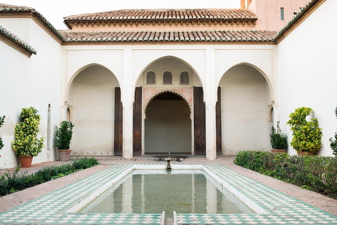 Alcazaba Malaga Guided Tour - Gardens, fountains, and Muslim architecture you can actually notice