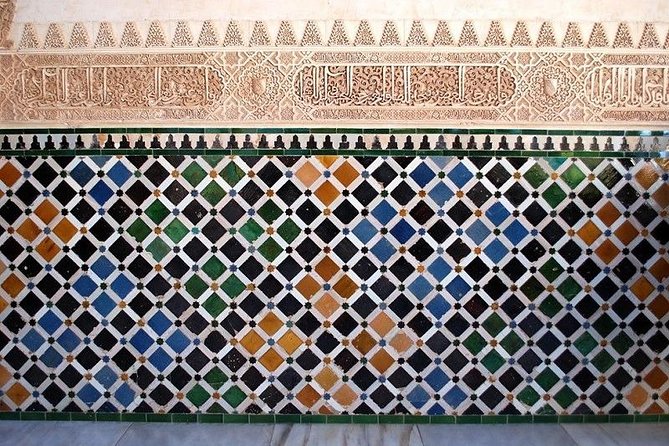 Alhambra, Nasrid Palaces and Generalife Private Tour from Malaga - Private pacing: how your guide can change everything