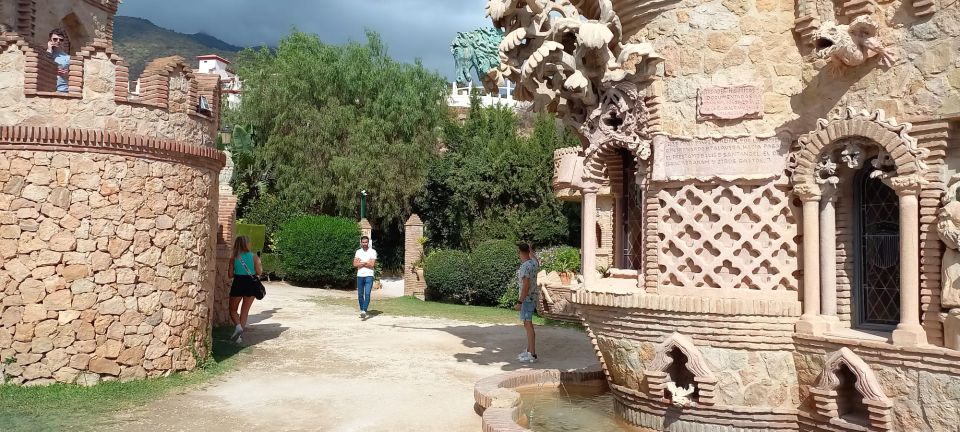 Benalmadena: Colomares Castle Tour with Entry Ticket - Colomares Castle: a Columbus story carved into stone and light