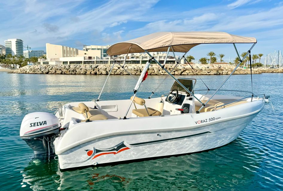 Benalmádena: Costa del Sol License-Free Boat Rental - Boat comforts that make this feel easy