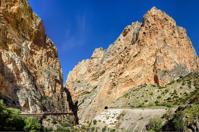 Caminito del Rey Day Trip from Costa del Sol - Starting at Kiosko: The Moment the Walk Becomes Real