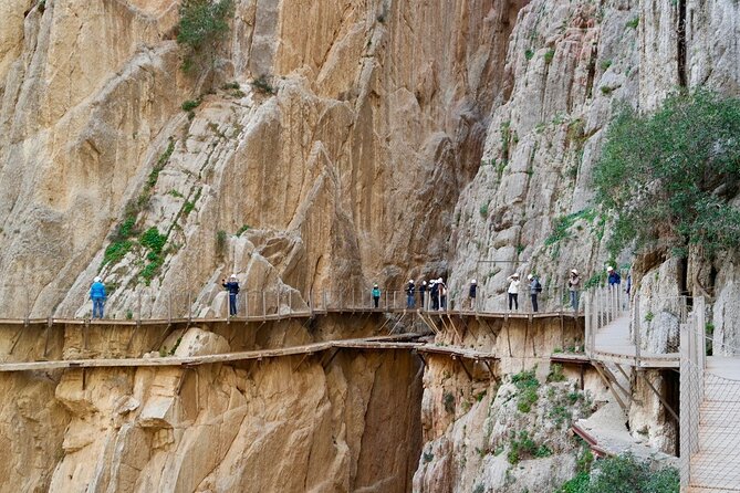 Caminito del Rey Day Trip from Costa del Sol - Chorro Reservoir Views: The Quick Reward Before the Return