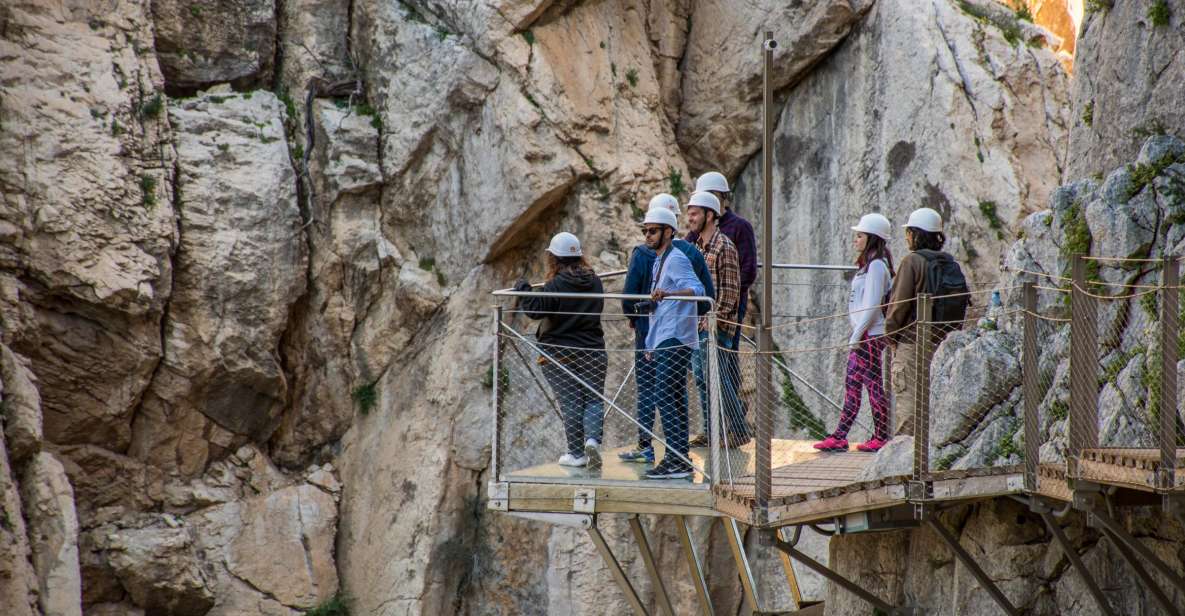 Caminito del Rey: Guided Hiking Tour with Entrance Tickets - El Chorro Gorge views: turquoise water and rock walls you can’t forget