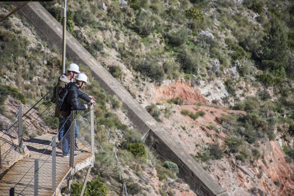 Caminito del Rey: Guided Hiking Tour with Entrance Tickets - The guides: why the story-telling matters on a place this scary