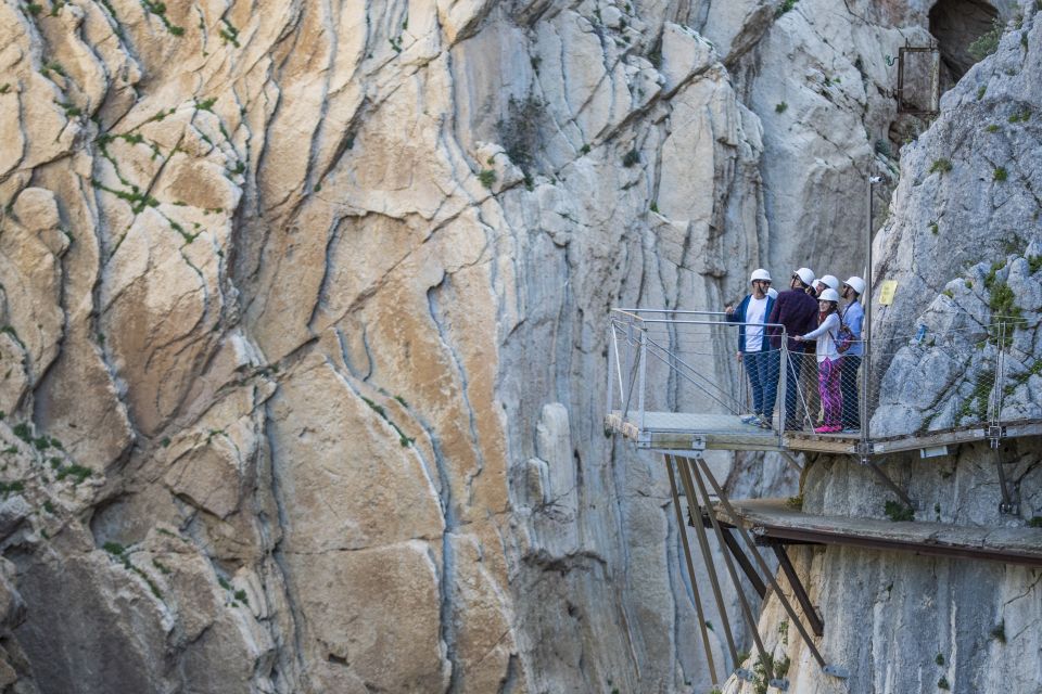 Caminito del Rey: Guided Hiking Tour with Entrance Tickets - Practical checklist: what to bring, what to avoid, what to wear