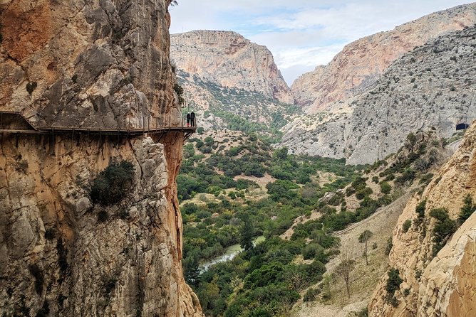 Caminito del Rey Small Group Tour from Malaga with Picnic - The Picnic at 12:15: Local Food After the Walk