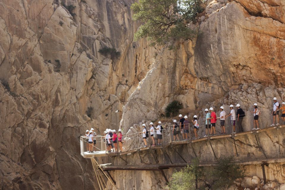 Caminito del Rey: Trekking Tour with Hiking Guide - Why the Caminito del Rey feels different from a normal hike