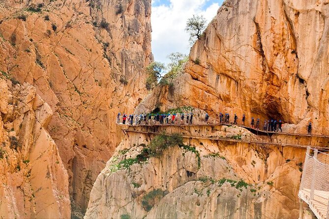 Caminito del Rey with Pickup from Malaga City - The bridge moment and why photos should include wide angles