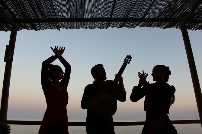 Flamenco evening and barbecue by the sea at the Blue Dolphin Beach Club - The barbecue dinner by the water: how it’s served and what to expect