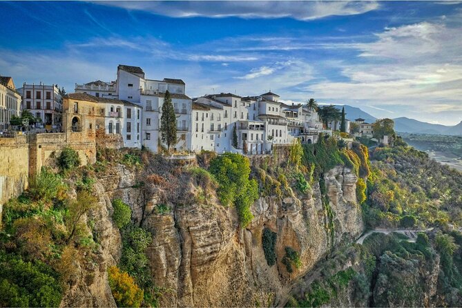 From Costa del Sol: Ronda and Setenil de las Bodegas - Ronda’s guided walk: Puente Nuevo and the old town rhythm
