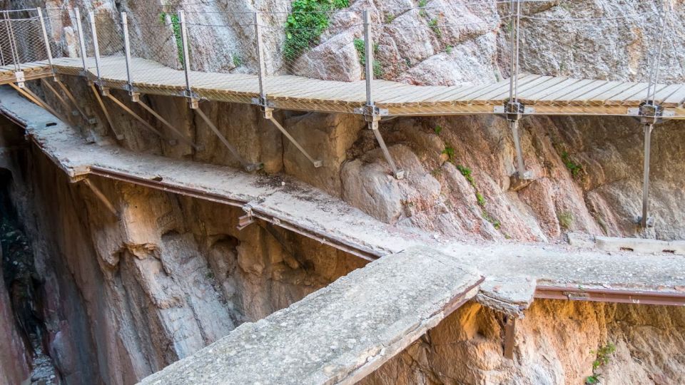 From Fuengirola: Caminito del Rey Guided Day Trip - Fuengirola to Ardales: the long coach ride that buys you peace of mind