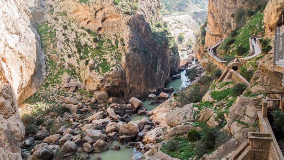From Fuengirola: Caminito del Rey Guided Day Trip - From Gaitanes toward Gaitanejo: narrow walkways where one meter matters