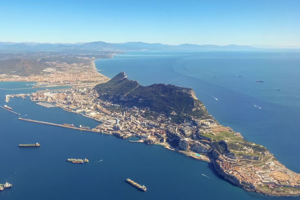 From Malaga and Costa del Sol: Gibraltar Shopping Tour - Professional guides in multiple languages: what you can count on