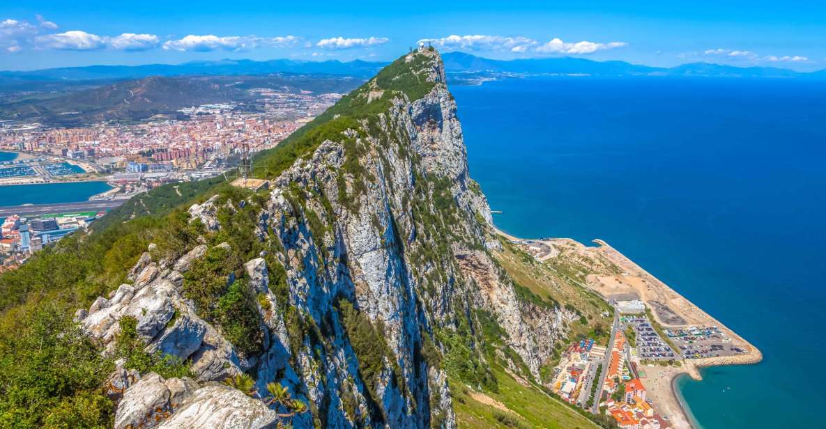 From Malaga and Costa del Sol: Gibraltar Sightseeing Tour - From Costa del Sol to Gibraltar: the long coach ride that sets the tone