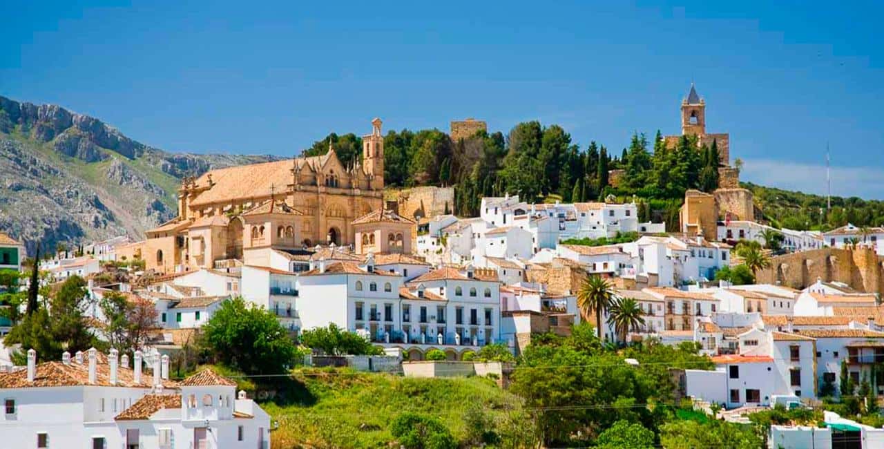 From Málaga: Caminito del Rey & Antequera: Dolmens and free time - Transportation from Málaga: why this is part of the value