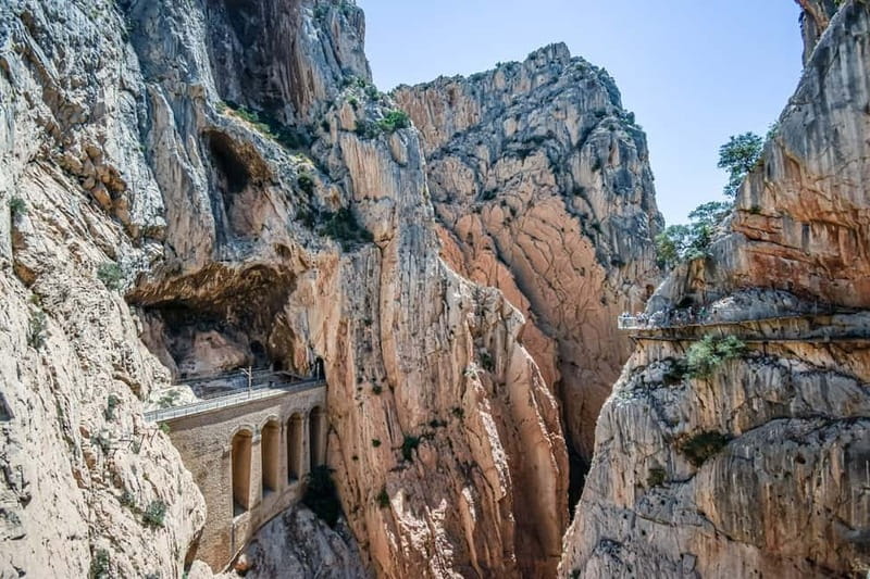 From Málaga: Caminito del Rey Day Trip & Guided Tour - Caminito del Rey: the “dangerous path” reborn into a thrilling walk