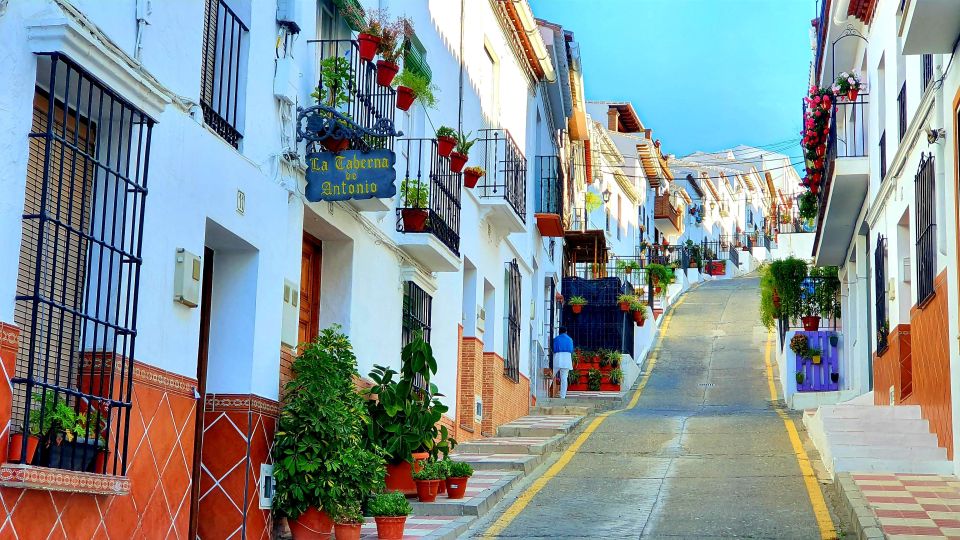 From Malaga: Caminito del Rey/White Village Tour & Tapas - What to pack (and what to leave at home)