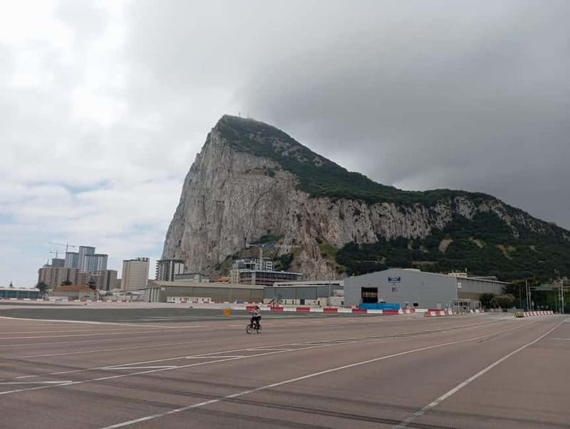From Málaga: Gibraltar Day Trip - The Border Crossing: Why the Schedule Matters