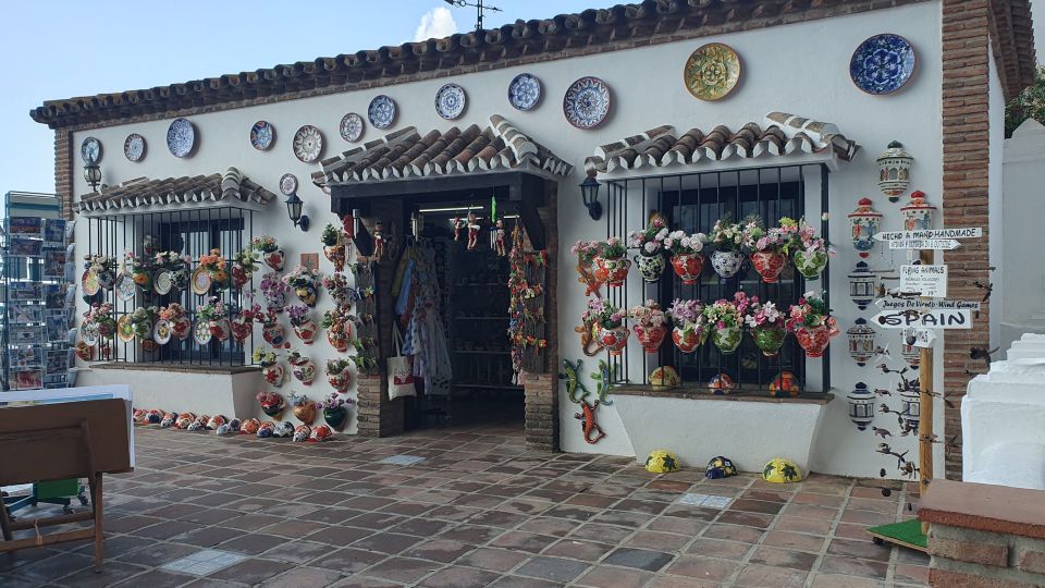 From Málaga: Marbella, Mijas y Puerto Banús Guided Tour - Marbella Historic Center and the Mediterranean Edge