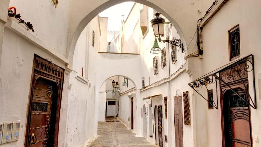 From Málaga: Morocco Day Trip with Tour Guide and Lunch - Mellah and the Tetouan souk: crafts, pitches, and patience