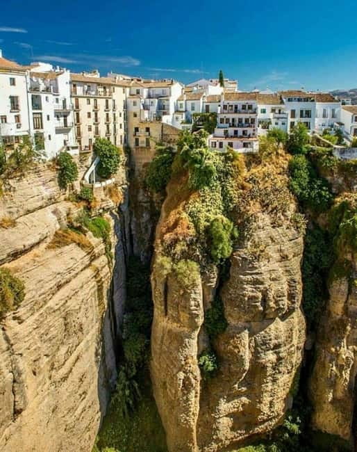 From Malaga: Ronda & Setenil de las Bodegas Guided Day Trip - Your Ronda free time: lunch, monuments, and the option to choose your style