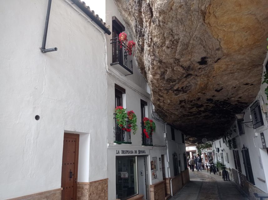 From Málaga: Ronda+Setenil de las Bodegas with Little Train - Ronda’s canyon views: Alameda del Tajo Park to Puente Nuevo