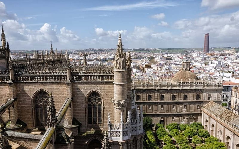 From Malaga: Seville Day Trip with Real Alcázar Tickets - Malaga to Seville in one long coach day: the 10–11 hour rhythm