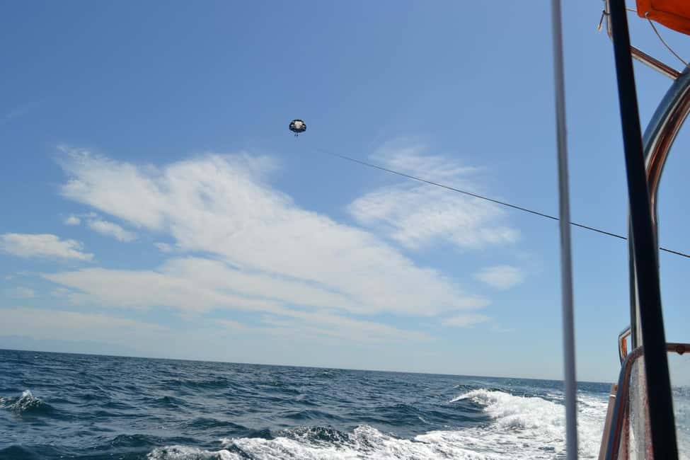 Fuengirola: Deluxe Parasailing Flight from Fuengirola Port - 1300ft Over Fuengirola: Sierra Nevada Views Included