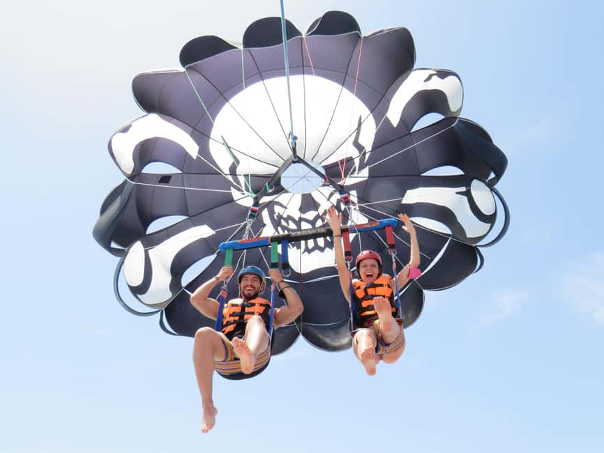 Fuengirola: Deluxe Parasailing Flight from Fuengirola Port - Flying Alone or With Friends: How the Group Sizes Work