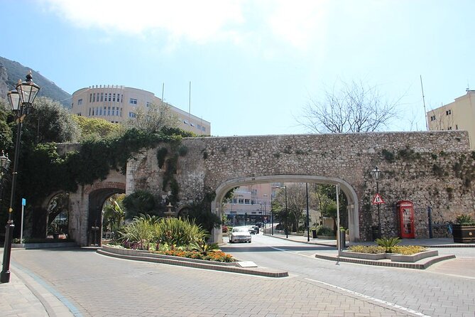 Gibraltar Day Trip at your Own Pace from Malaga & Costa del Sol - Crossing into Gibraltar: what the guide helps with most