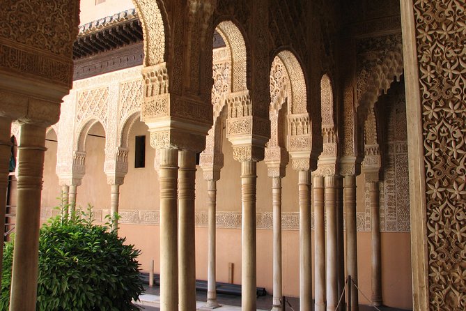Granada Full Day Tour From Malaga - Generalife Gardens and the View Over Albayzín