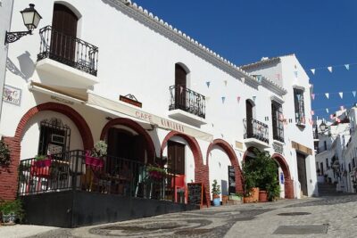 Guided Walking Tour of the Old Town of Frigiliana - Cane honey factory stop: the star part of the tour
