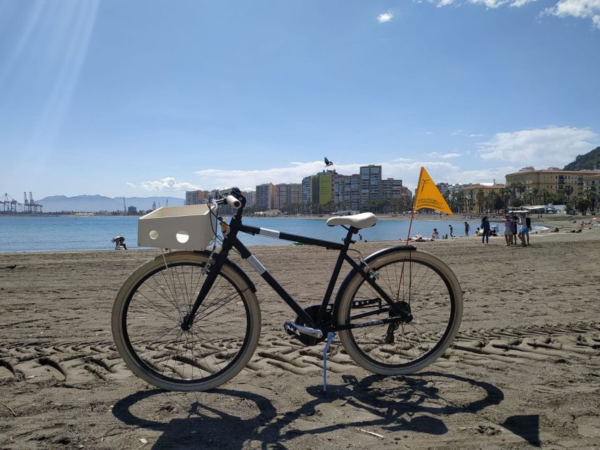 Malaga: Bike Rental for City Discovery Route & Beaches - El Palo: Pedal Through a Real Neighborhood Feel