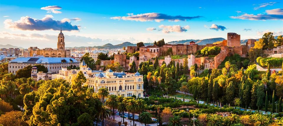 Málaga: Cathedral, Alcazaba, Roman Theater Walking Tour - A 3-hour Malaga opener: where the walk starts