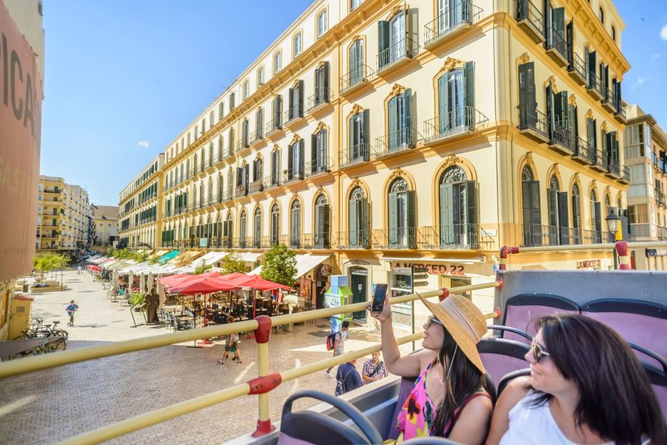 Malaga: City Sightseeing Hop-On Hop-Off Bus Tour - Why a 24-hour hop-on hop-off bus works so well in Málaga