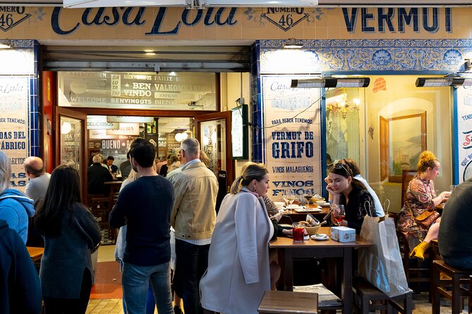 Malaga Food Tour: Tapas, Drinks and Delights with a Local - The final stop on C/ Tomás de Cózar: Locas de Málaga (plus summer ice cream)