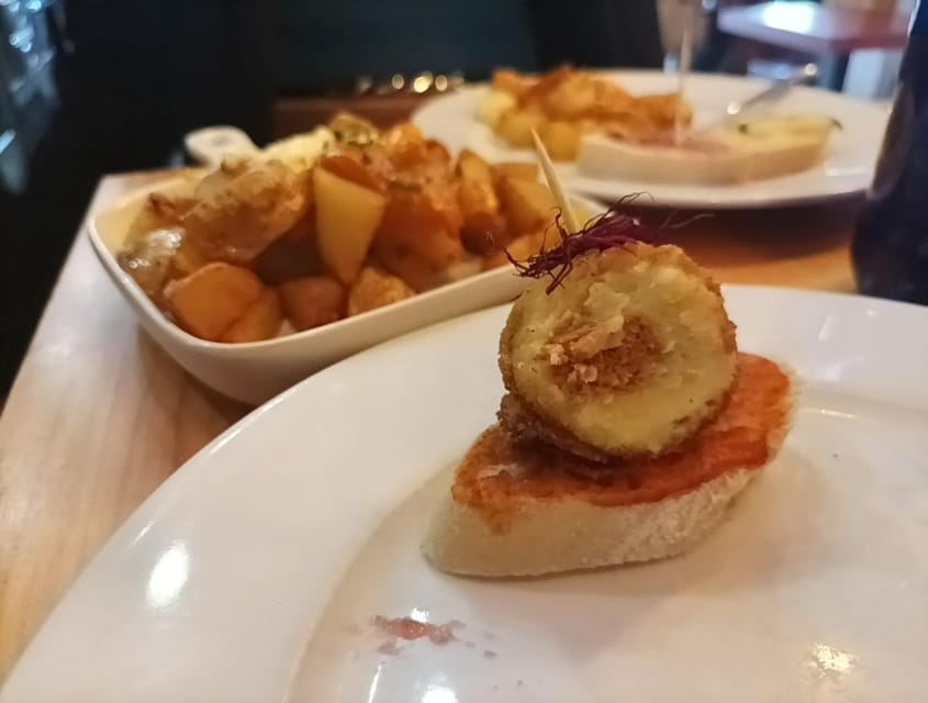 Malaga: Food Tour with Local Guide, Tapas, and Drinks - Drinks included: wine, sangria, beer, and soft drinks