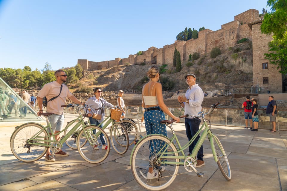 Málaga: Highlights, Hidden Gems and Coast Vintage Bike Tour - Why Málaga by Vintage Bike Works (Even If You’re Not a Cyclist)