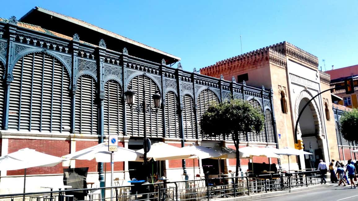 Málaga: Historic Center Tour with Local Guide - Start at Plaza de la Aduana, right by the action