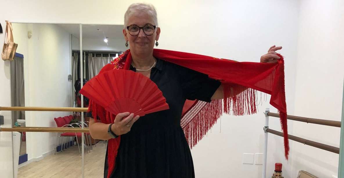 Málaga: Learn to dance flamenco rumba in 45 minutes - The 45-Minute Flow: Warm-Up, Arm and Footwork, Then the Final Choreography