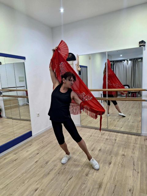 Málaga: Learn to dance flamenco rumba in 45 minutes - Caterina’s Teaching Style: Patient, Positive, and Built for Real Beginners