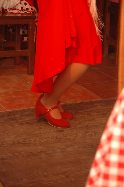 Málaga: Learn to dance flamenco rumba in 45 minutes - Calle Calderería Meeting Point: Easy to Find, Close to the Main Square