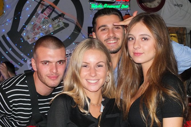 Malaga Nightlife Pub Crawl Tour with Drinks and Clubs Entry - The Drink Package: 1 beer or sangria plus 4 shots