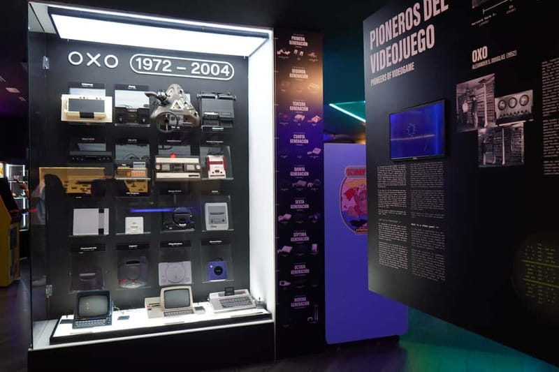 Malaga: OXO Video Game Museum Ticket Entry - The start: the 3D room and the pace of your visit