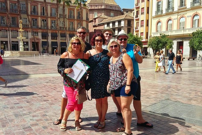 Málaga: Private Sightseeing Treasure Hunt - Setting out from Plaza de la Constitución (Fonte de Génova)