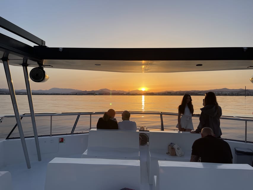 Málaga: Sunset Catamaran Trip - Onboard Comfort: Bar, Bathrooms, Seats, and Room to Breathe