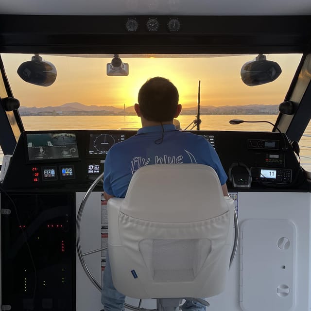 Málaga: Sunset Catamaran Trip - Music at Sunset: Chill Vibes Without the Loud Chaos