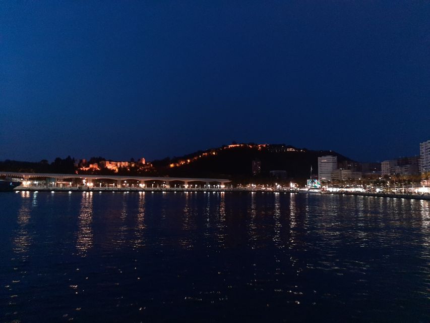 Málaga: Sunset Catamaran Trip - Staff and Service: Friendly Crews Make a Difference