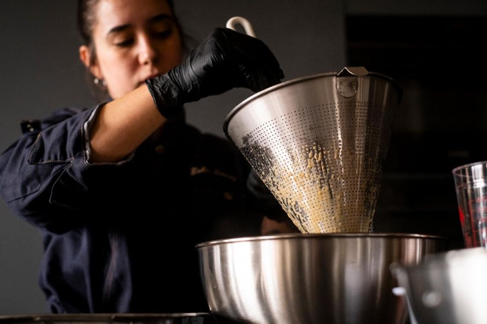 Malaga: The Ultimate Tapas Workshop with Market Visit - Wine pairings and drinks: what’s included in the price